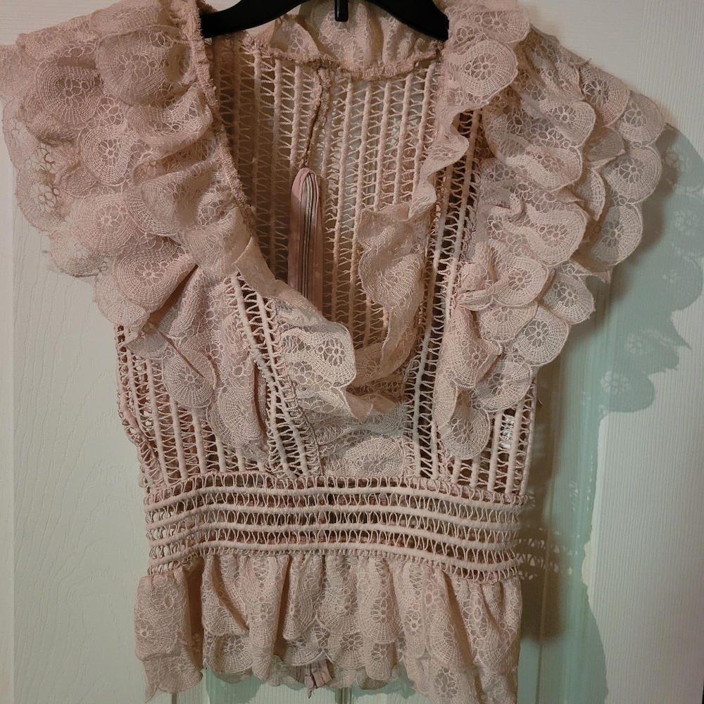 xs lace top from akria